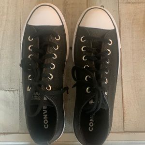 Women’s Chuck Taylor All Star Lift Glitter Platform Low Top Sneakers